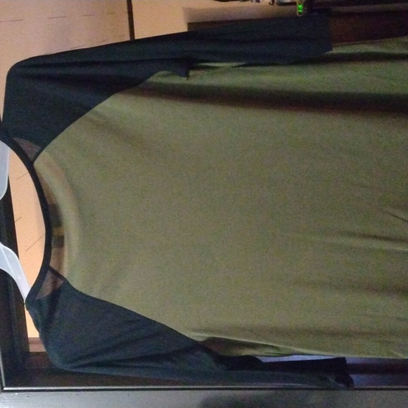 3/4 Length Top - Picture 4 of 4